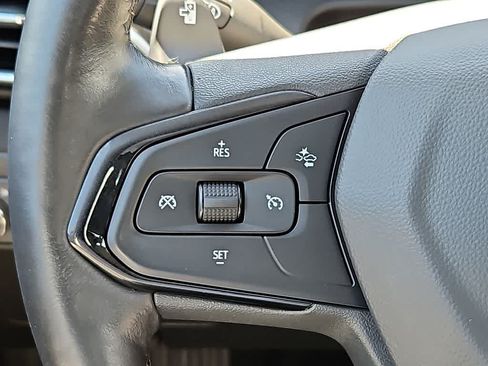 Used 2023 Chevrolet Bolt EUV LT w/ Convenience Package FWD image 19