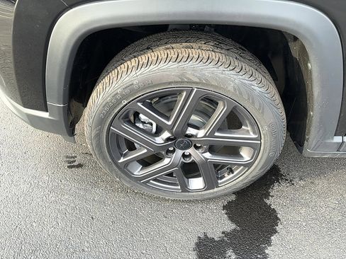 New 2026 Jeep Compass Limited image 3