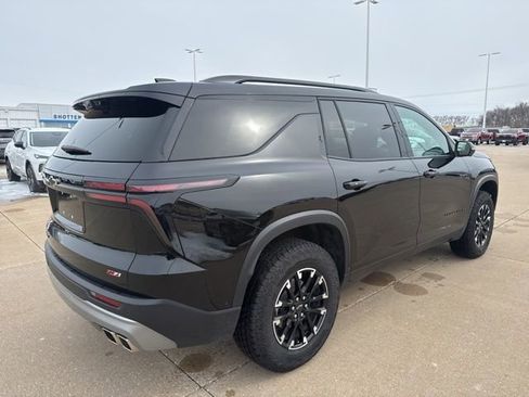 Used 2025 Chevrolet Traverse Z71 w/ Enhanced Driving Package image 3