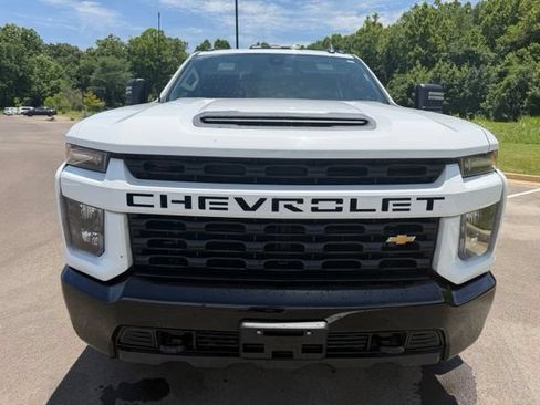 Used 2023 Chevrolet Silverado 2500 Custom w/ Custom Convenience Package AWD/4WD image 2