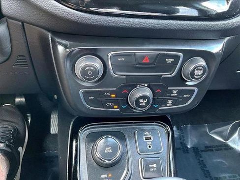 Used 2020 Jeep Compass Altitude image 24