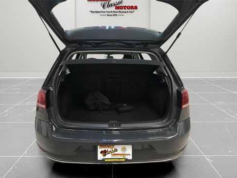 Used 2019 Volkswagen e-Golf SE w/ Driver Assistance Package image 16