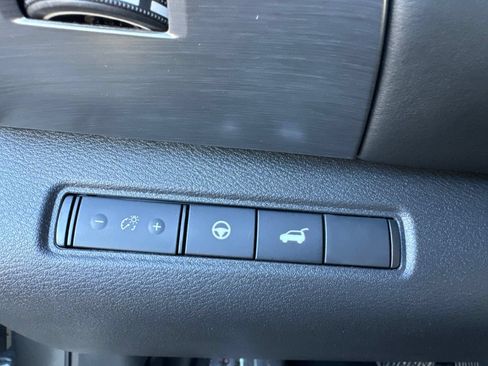 Used 2025 Nissan Pathfinder Rock Creek AWD/4WD image 27