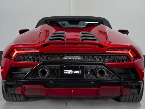 Used 2021 Lamborghini Huracan EVO image 8