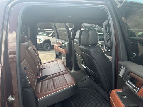 Used 2024 GMC Sierra 3500 Denali Ultimate AWD/4WD image 18