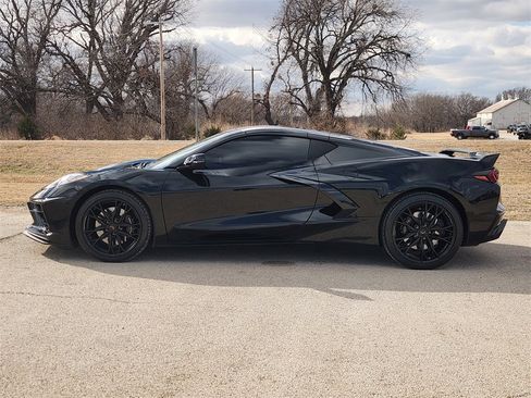 Used 2024 Chevrolet Corvette Stingray Preferred Cpe w/ Z51 Performance Package image 4