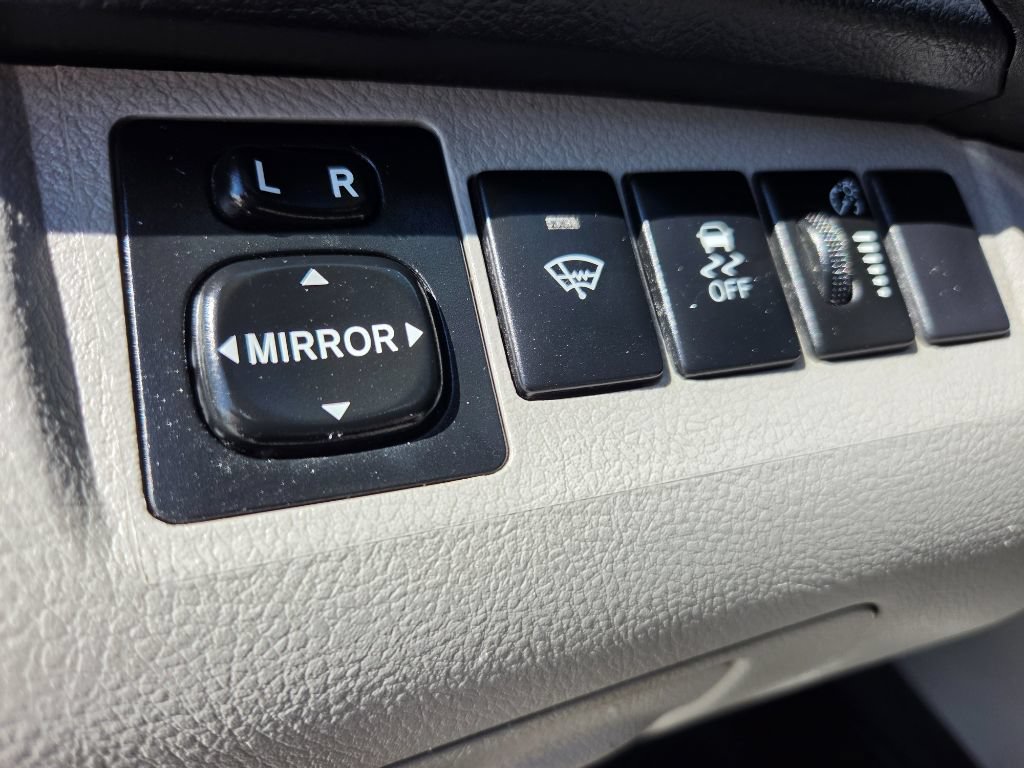 Used 2013 Toyota Highlander Plus FWD image 19