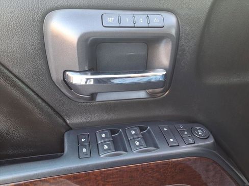 Used 2017 GMC Sierra 1500 SLT w/ SLT Premium Package image 18