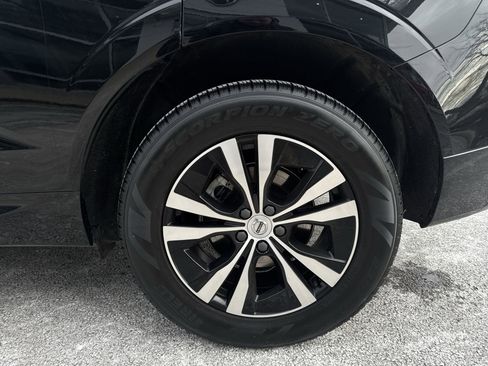 Used 2023 Volvo XC60 B5 Core image 34