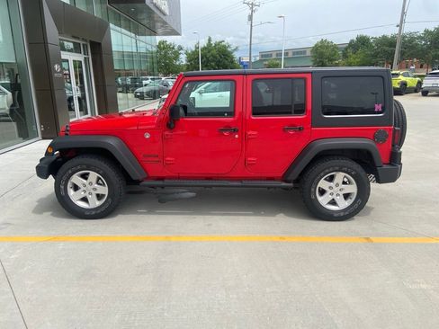 Used 2018 Jeep Wrangler Unlimited Sport S AWD/4WD image 4