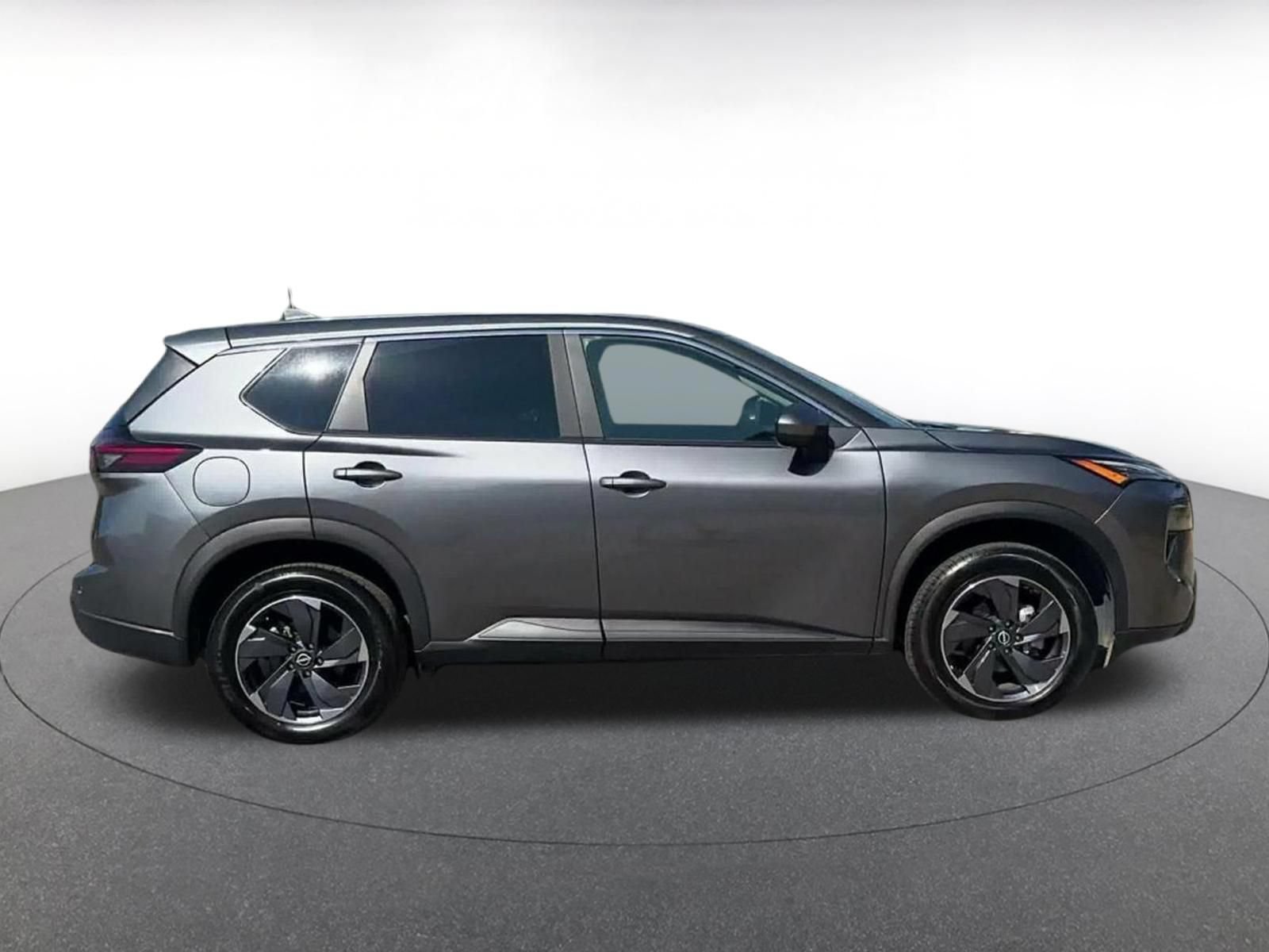 Used 2025 Nissan Rogue SV FWD image 15
