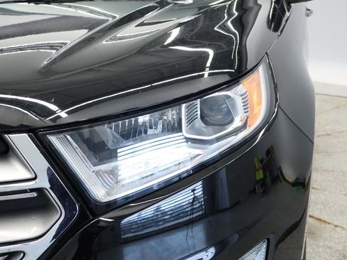 Used 2017 Ford Edge Titanium w/ Equipment Group 301A AWD/4WD image 13
