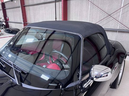 Used 2002 BMW Z8 RWD image 29