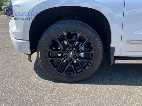 Certified 2023 Chevrolet Silverado 1500 High Country w/ High Country Premium Package AWD/4WD image 15