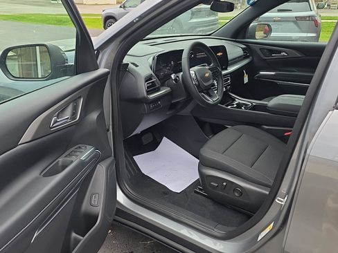 New 2026 Chevrolet Traverse LT image 11