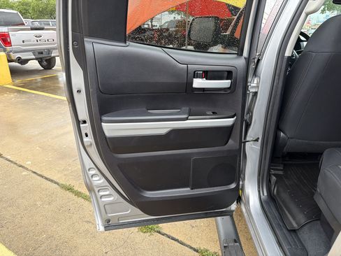 Used 2020 Toyota Tundra SR5 AWD/4WD image 15