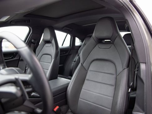 Certified 2024 Porsche Panamera 4 image 5