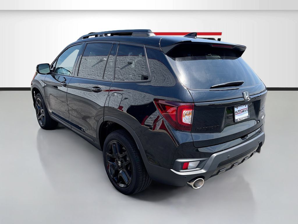 Used 2025 Honda Passport Black Edition image 5