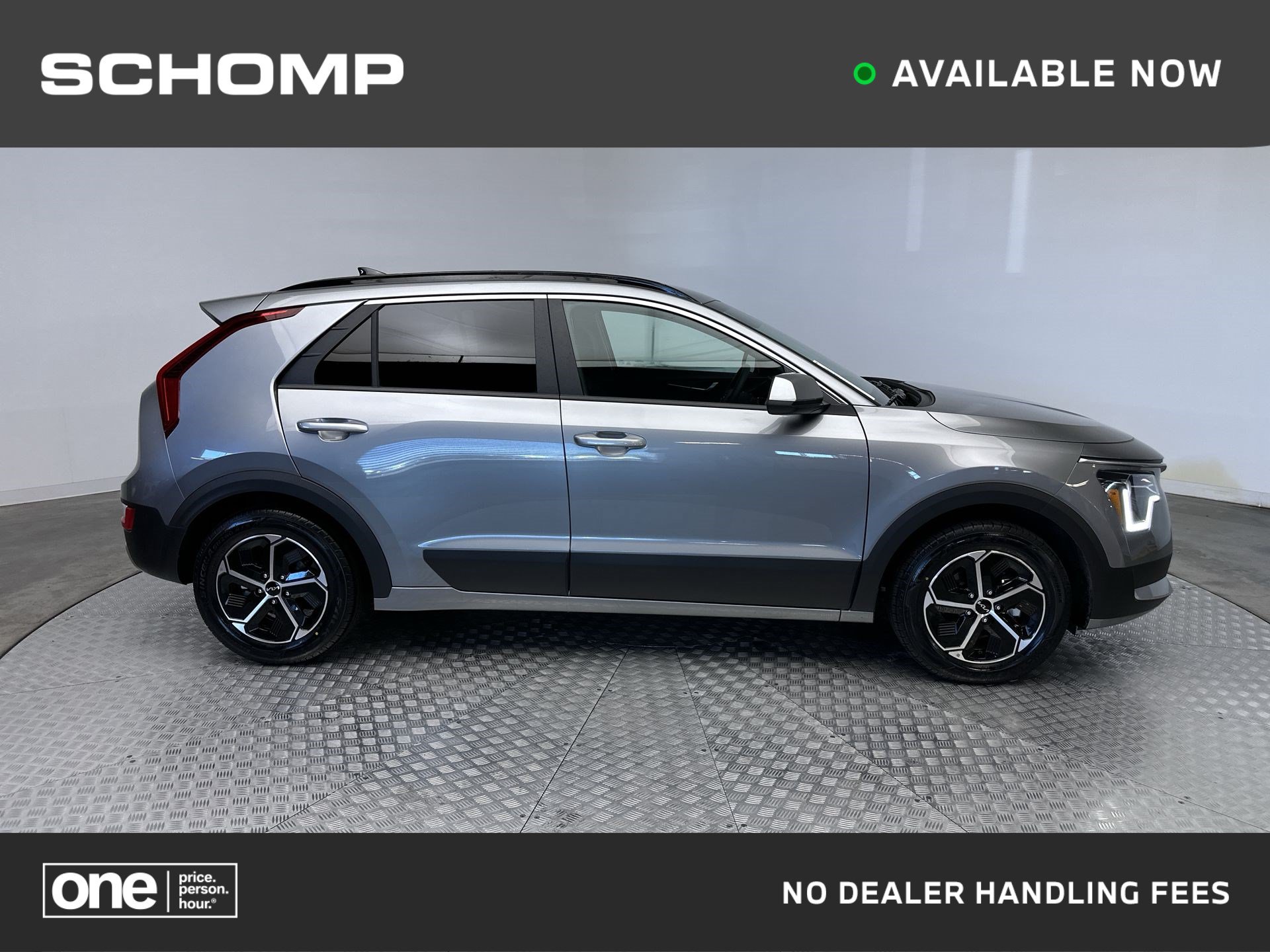 Used 2024 Kia Niro LX FWD image 1