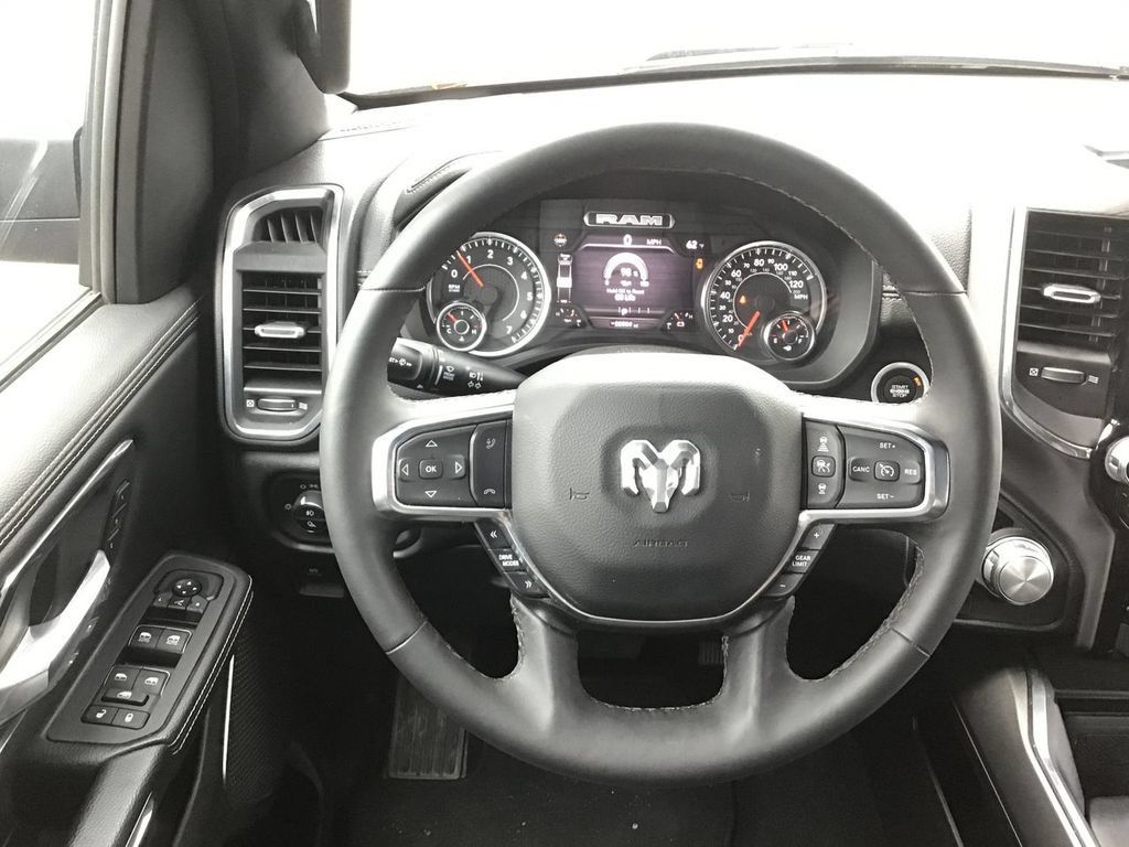 Used 2025 RAM 1500 Laramie AWD/4WD image 13