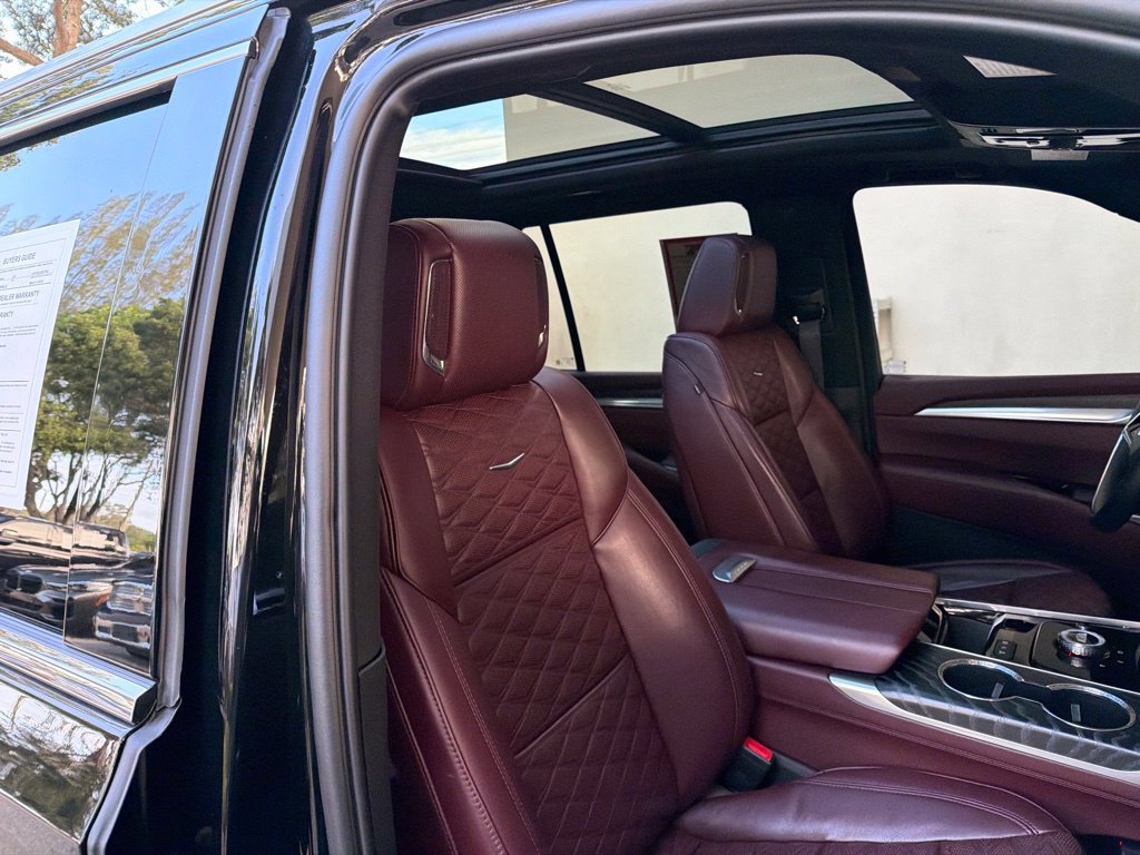 Used 2025 Cadillac Escalade Premium Luxury w/ Touring Package AWD/4WD image 32