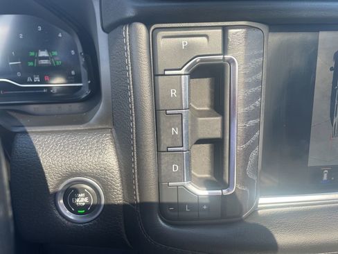 Certified 2022 GMC Yukon Denali w/ Advanced Technology Package image 25