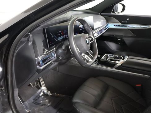 Used 2025 BMW 740i xDrive image 27