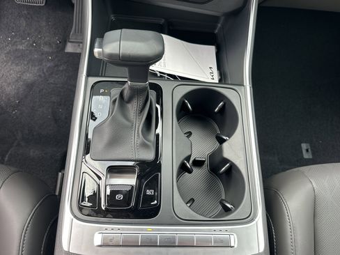 New 2026 Kia Carnival EX FWD image 17