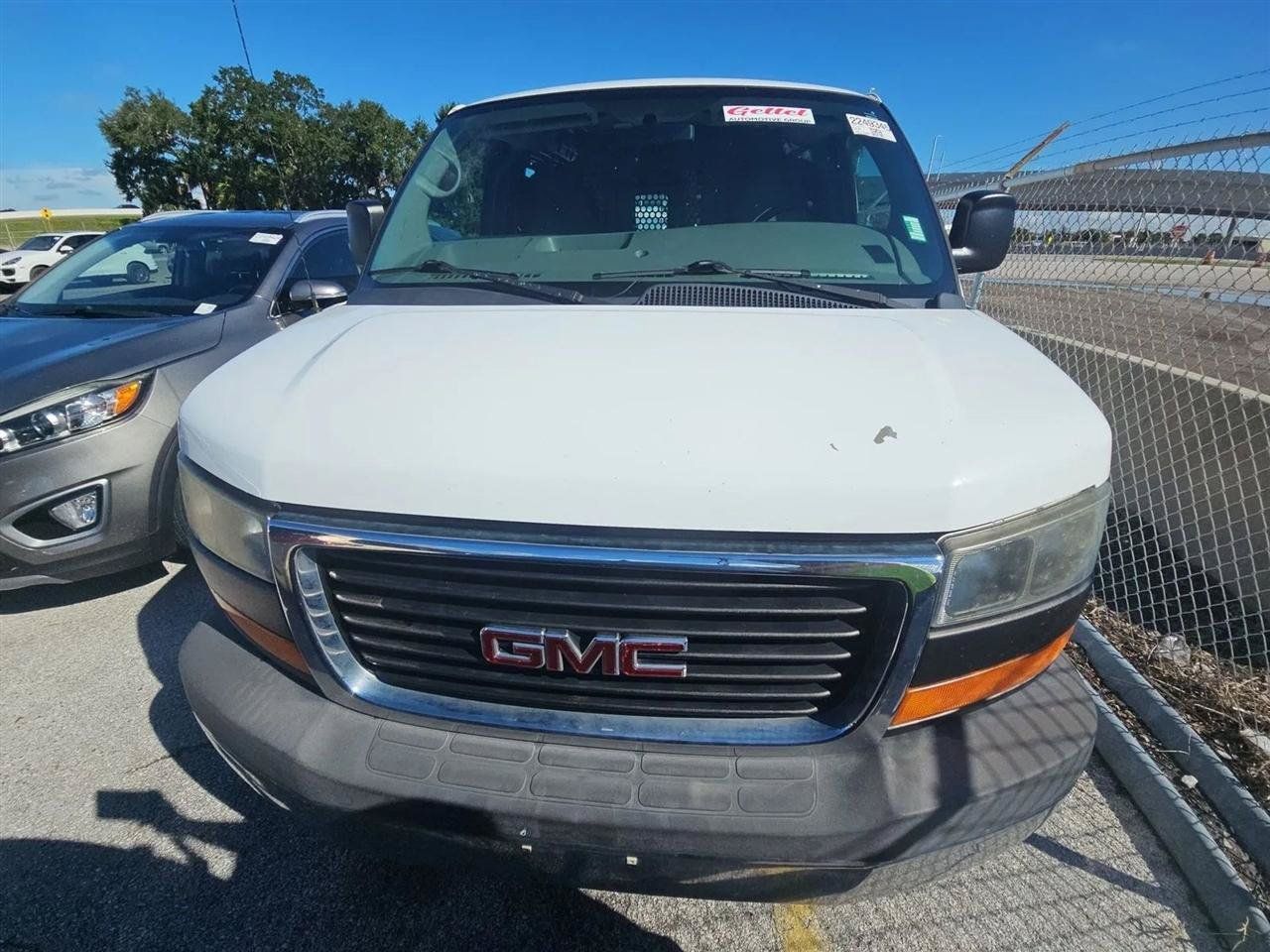 Used 2015 GMC Savana 2500 RWD image 2