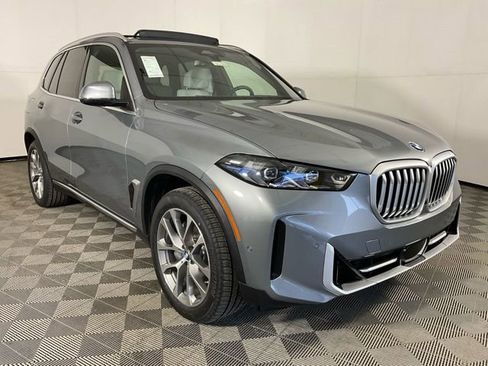 New 2026 BMW X5 xDrive40i w/ Climate Comfort Package image 3