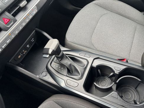 Used 2025 Kia K4 LXS image 40