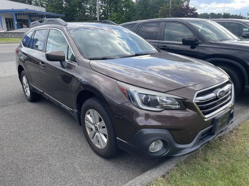 Used 2019 Subaru Outback 2.5i Premium AWD/4WD image 1
