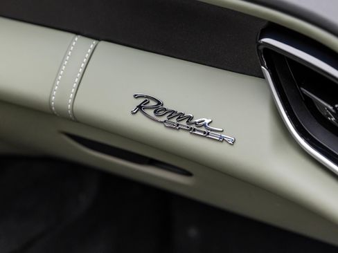 Certified 2025 Ferrari Roma Spider RWD image 39