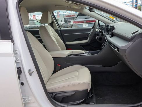 Used 2025 Hyundai Sonata SEL FWD image 8