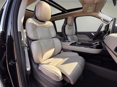 Used 2024 Lincoln Navigator L Reserve image 31
