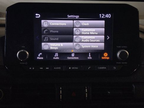 Used 2023 Nissan Pathfinder S image 25