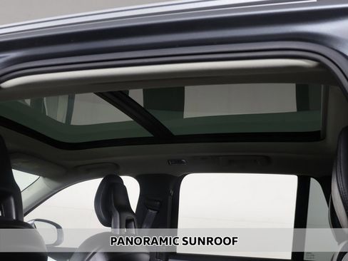 Used 2018 Volvo XC90 T5 Momentum w/ Convenience Package image 4