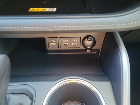 Used 2023 Toyota Highlander XSE FWD image 37