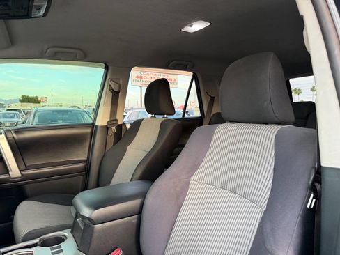 Used 2016 Toyota 4Runner SR5 AWD/4WD image 17