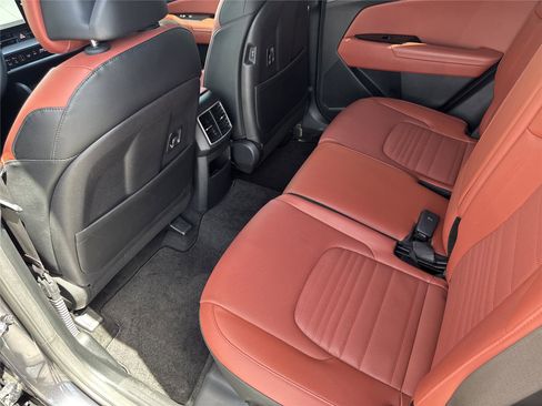 Used 2023 Kia Sportage SX image 32