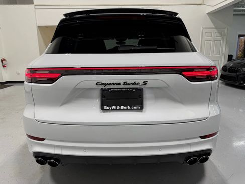 Used 2023 Porsche Cayenne Turbo S image 17
