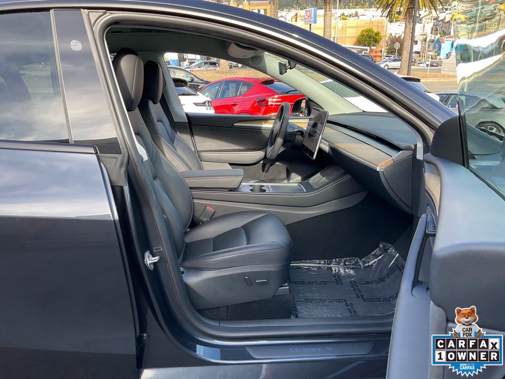 Used 2024 Tesla Model Y Long Range AWD/4WD image 69