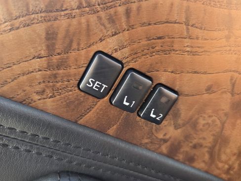 Used 2024 Nissan Armada SL w/ Captain's Chairs Package AWD/4WD image 34