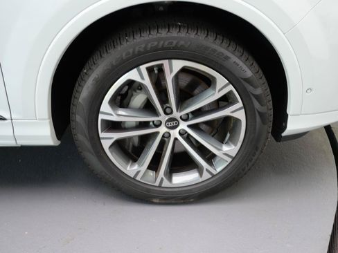 Certified 2025 Audi Q7 2.0T Premium Plus AWD/4WD image 19