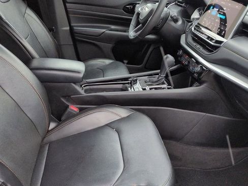 Used 2023 Jeep Compass Limited image 30