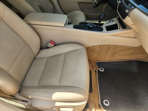 Used 2013 Lexus ES 350 w/ Premium Pkg FWD image 14