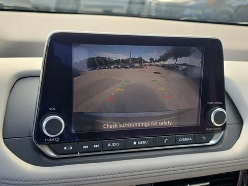 Certified 2022 Nissan Rogue SV FWD image 23