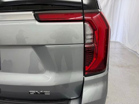 New 2026 GMC Yukon Denali w/ Denali Reserve Package AWD/4WD image 7