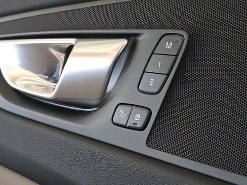 New 2026 Volvo XC60 B5 Core w/ Climate Package image 23