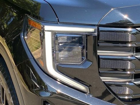 Used 2023 GMC Sierra 1500 Elevation AWD/4WD image 4